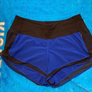 Lululemon size 6 squad shorts